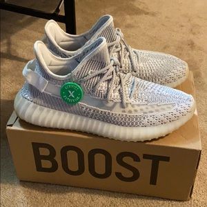 Non authentic Yeezy boost 350 static